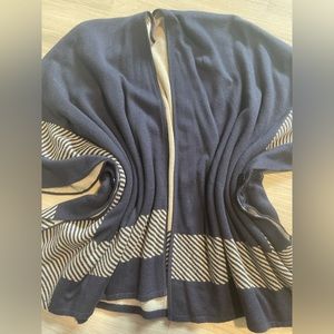 CAbi item 3163 reversible wrap